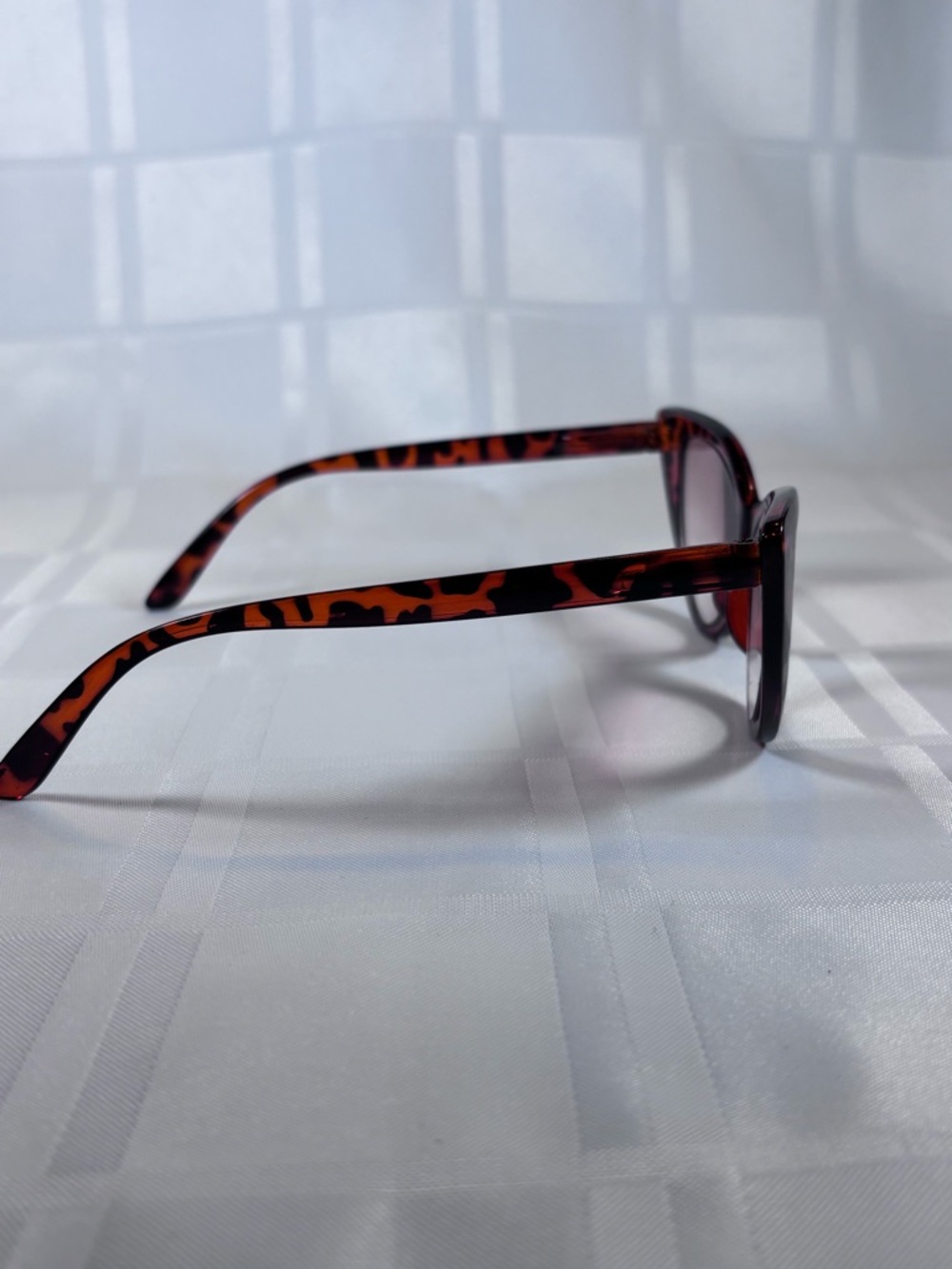 MUST BUNDLE 3 $5 ITEMS Tortoiseshell Cat Eye Reader 1.50 Sunglasses - Picture 7 of 9